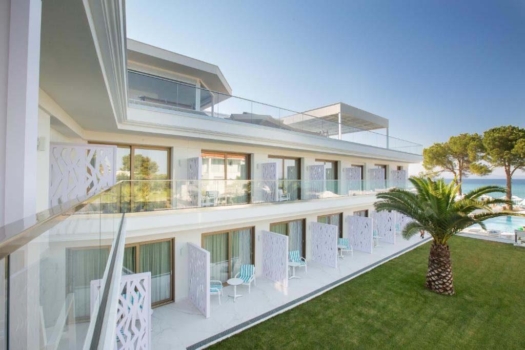 Хотел Laguna Resort Ханиоти, Халкидики